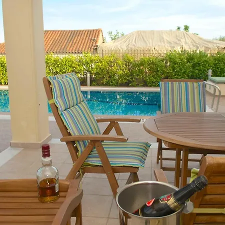 Luxury With A Swimming Pool In Lefkochoara, Messinias Lefkochora