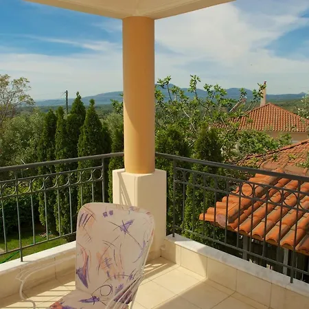 Luxury With A Swimming Pool In Lefkochoara, Messinias Lefkochora