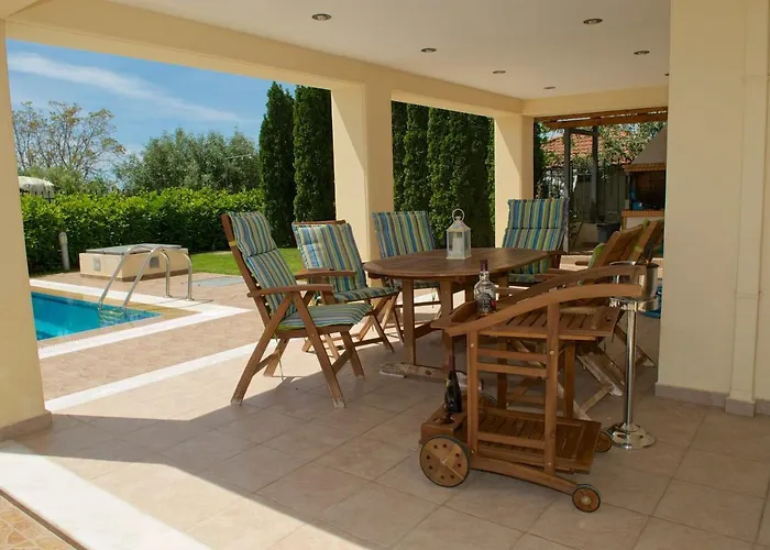 וילה Luxury With A Swimming Pool In Lefkochoara, Messinias