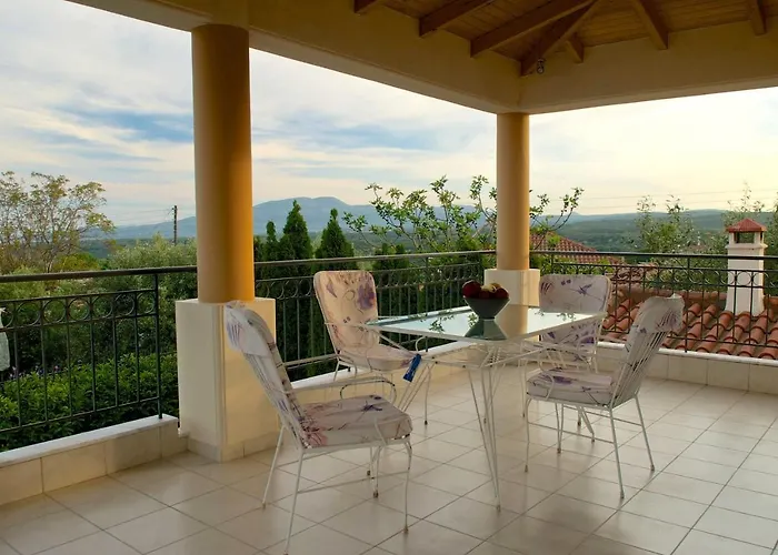 Luxury With A Swimming Pool In Lefkochoara, Messinias וילה