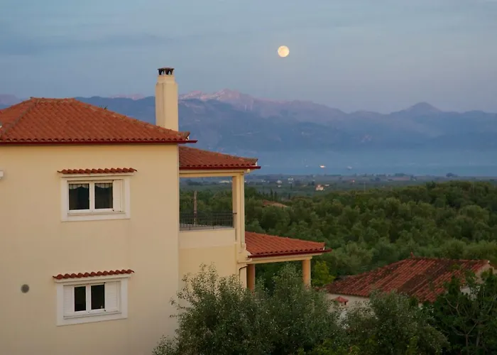 Luxury With A Swimming Pool In Lefkochoara, Messinias Lefkochora