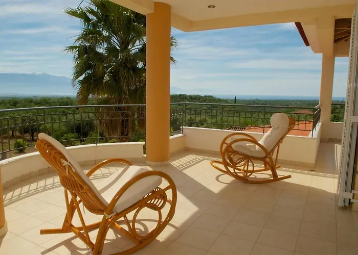 Luxury With A Swimming Pool In Lefkochoara, Messinias Lefkochora