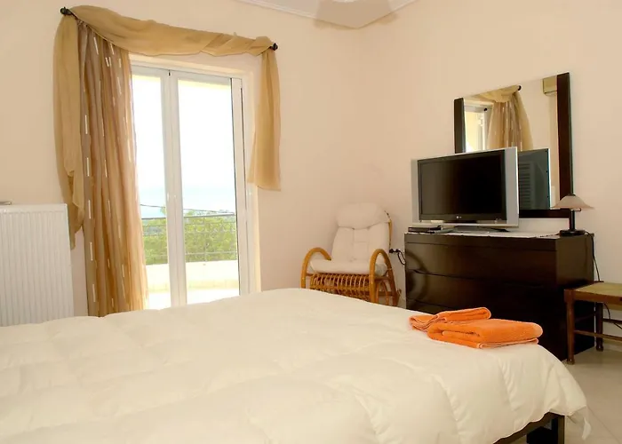 Luxury With A Swimming Pool In Lefkochoara, Messinias Lefkochora